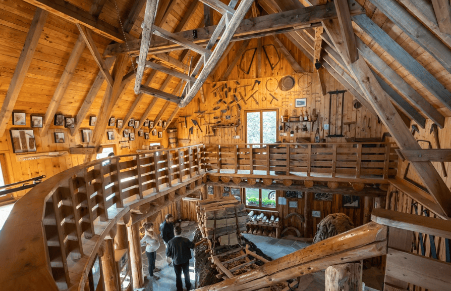 Musée de la Schlitte et des métiers du bois à Muhlbach-sur-Munster